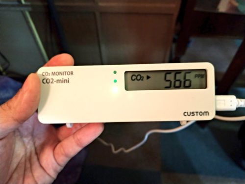 二酸化炭素濃度566ppm